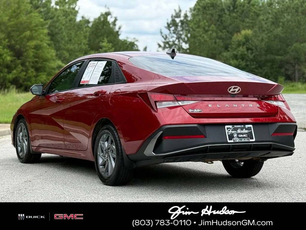 Used 2024 Red Hyundai SEL image 11