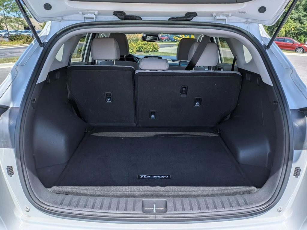 Used 2019 White Hyundai Value image 26