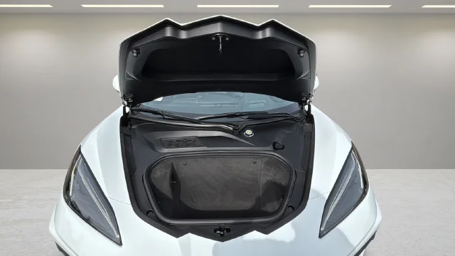 Used 2025 White Chevrolet Stingray image 40