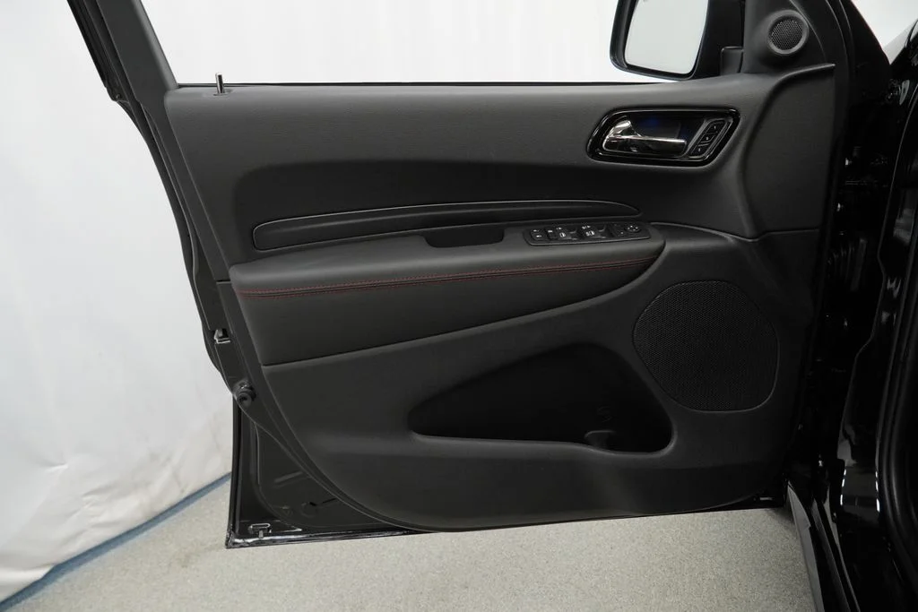 New 2026 Diamond Black Clear-Coat Exterior Paint Dodge GT Plus HEMI V8 image 29