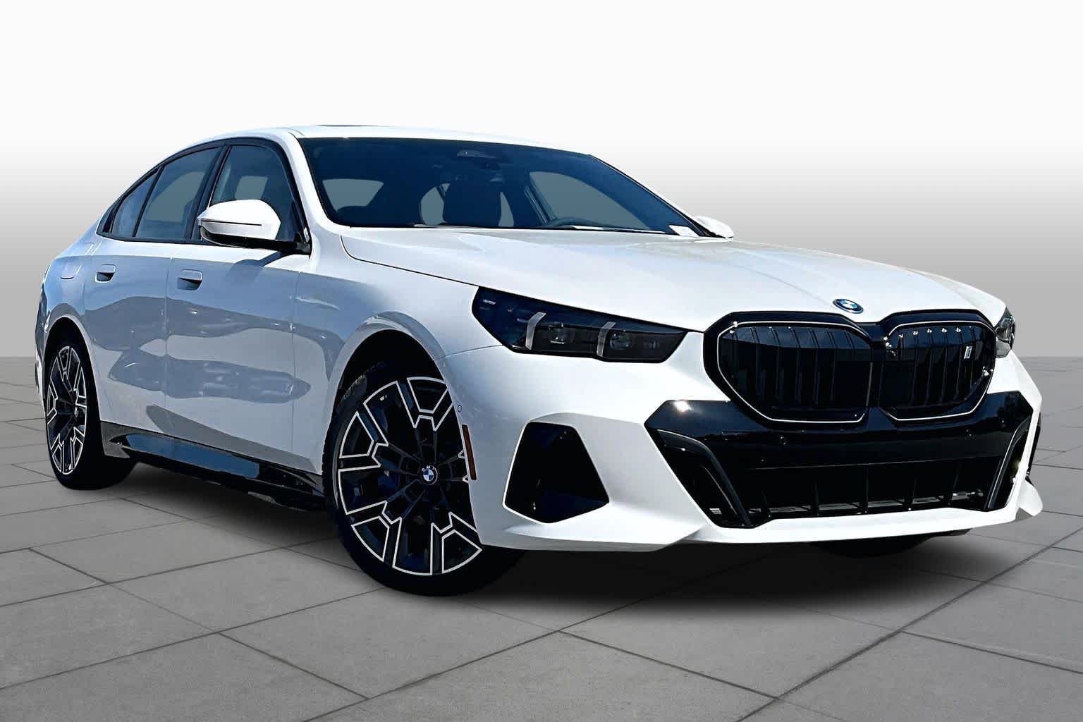 New 2026 Mineral White Metallic BMW eDrive40 image 2