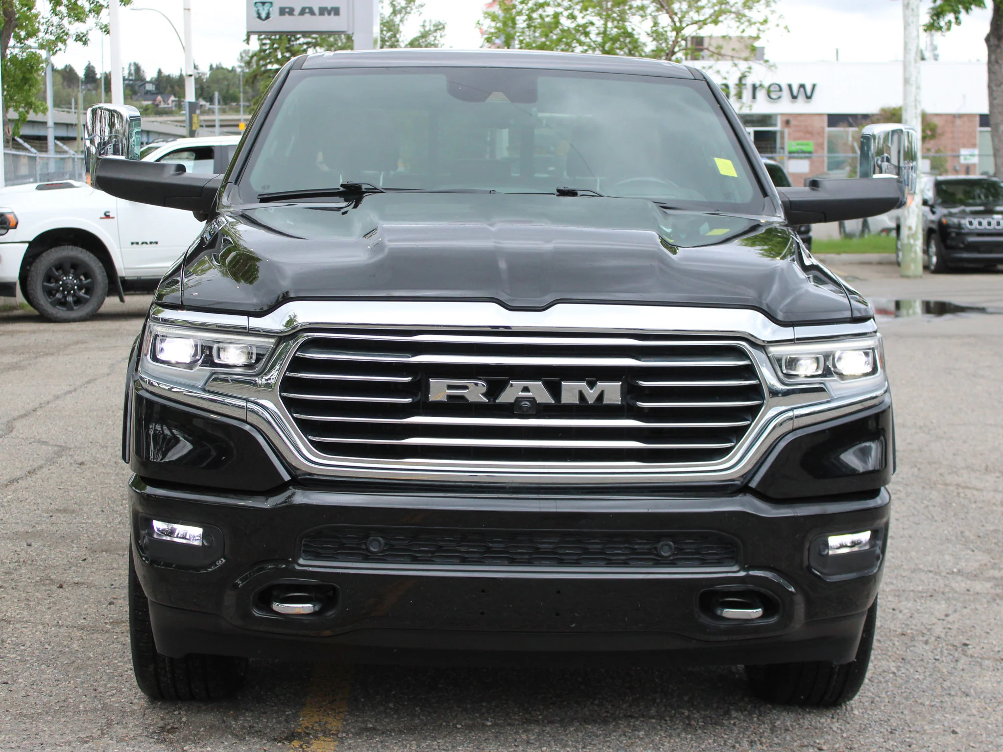 Certified Used 2023 Black RAM Limited Longhorn * HEMI V8 | Trailer Tow | Running Boards | Apple CarPlay | RamBox | Head-Up Display image 9