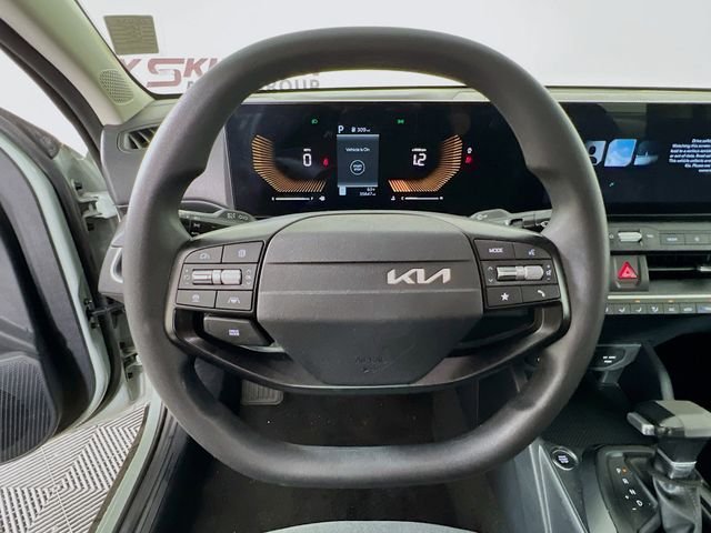 2025 Kia K4 LXS - Photo 12