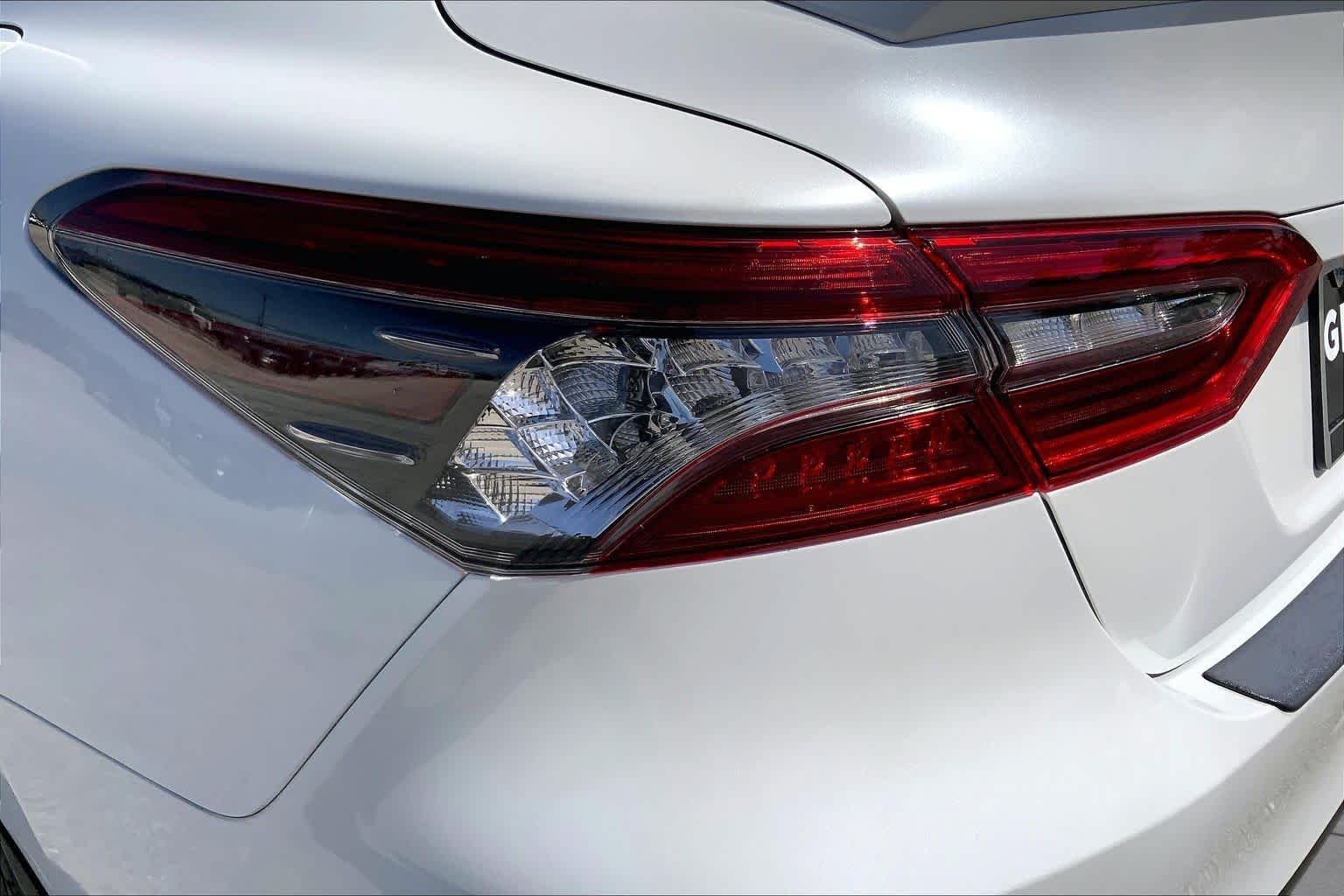 Used 2022 Wind Chill Pearl Toyota XLE image 28