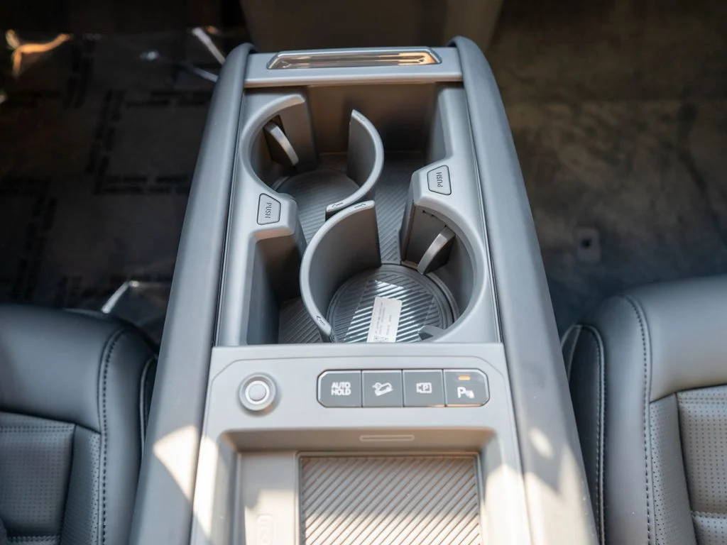 New 2026 Wolf Gray Kia Land AWD image 33