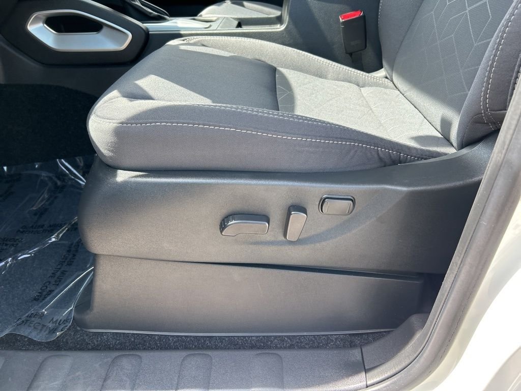 Used 2025 White Nissan SV image 18