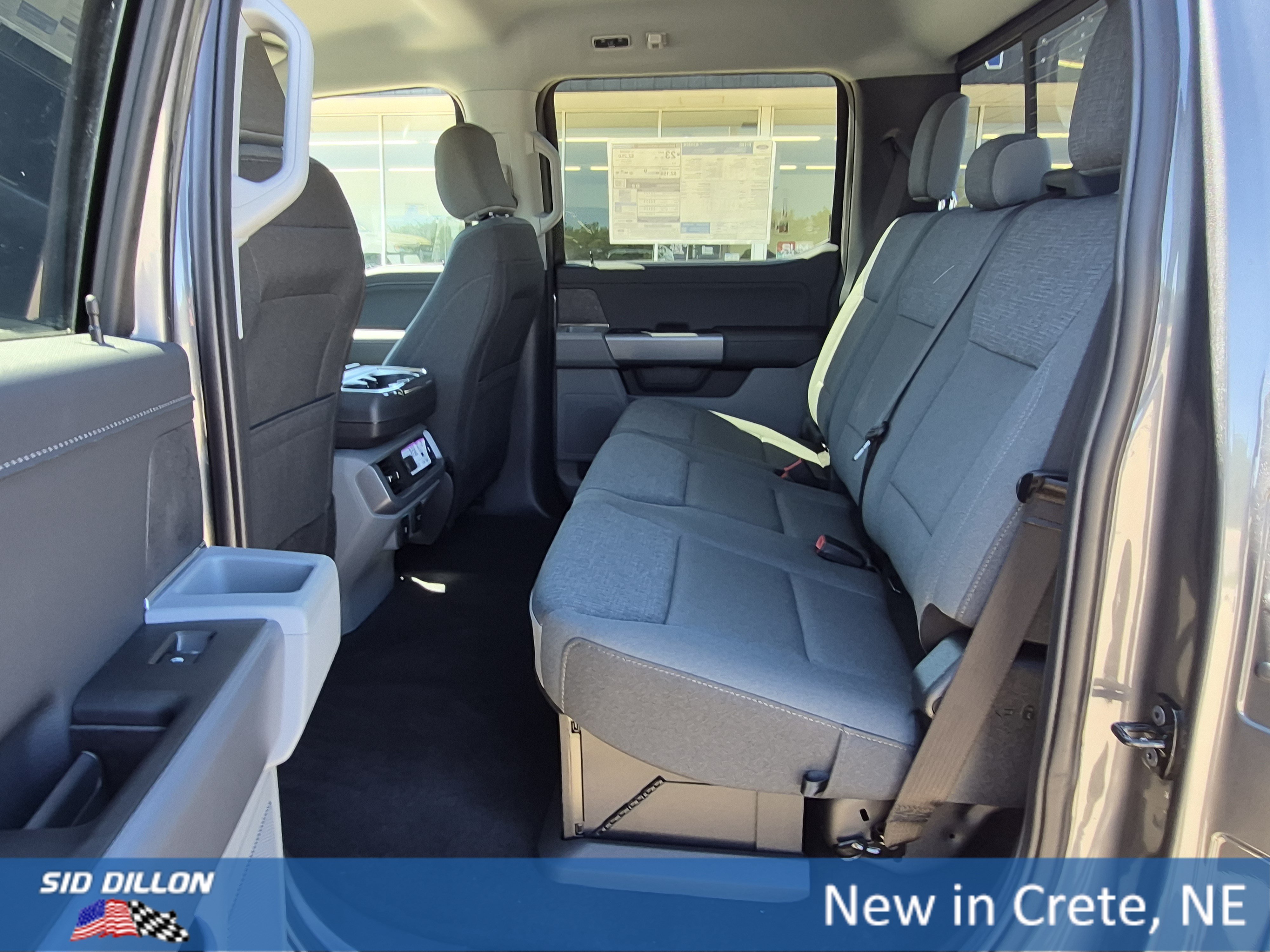 New 2026 Carbonized Gray Metallic Ford XLT image 7