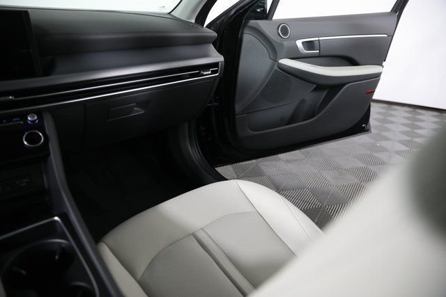 New 2026 Black Hyundai SEL Sport image 19