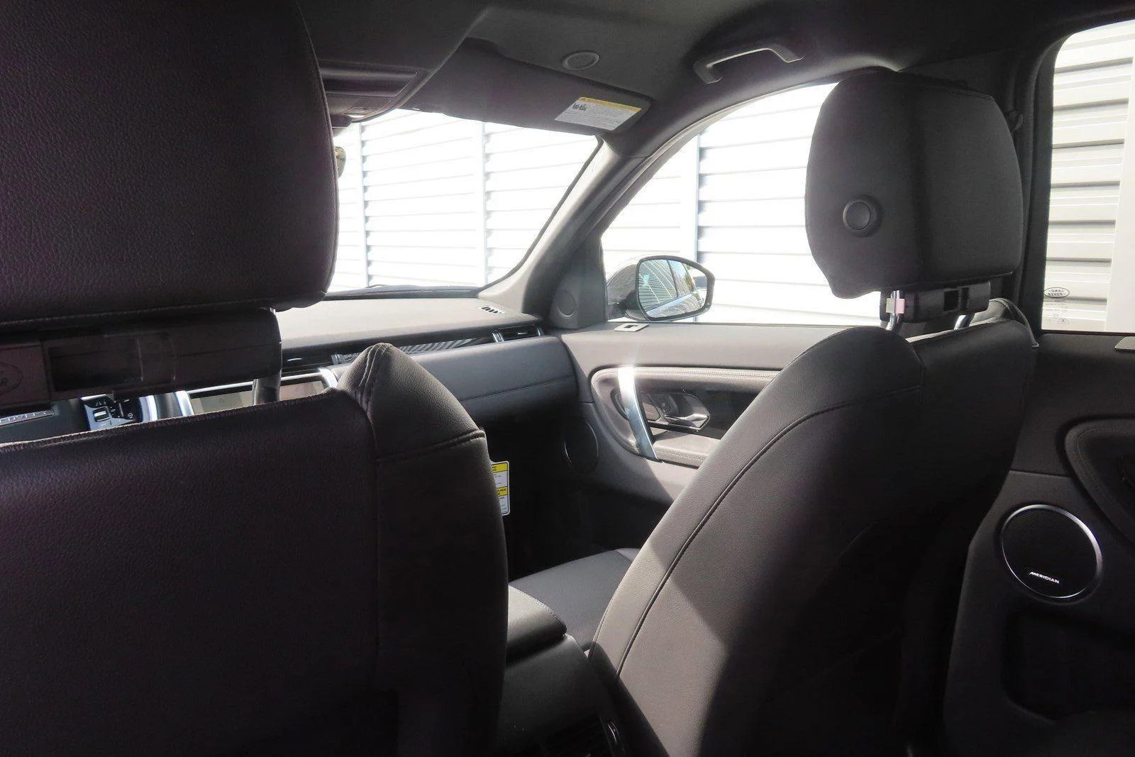Used 2023 Eiger Grey Metallic Land Rover SE image 7