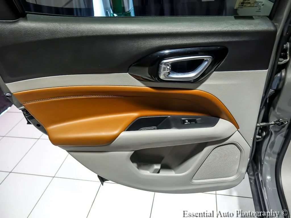 Used 2022 Gray Jeep Limited image 23