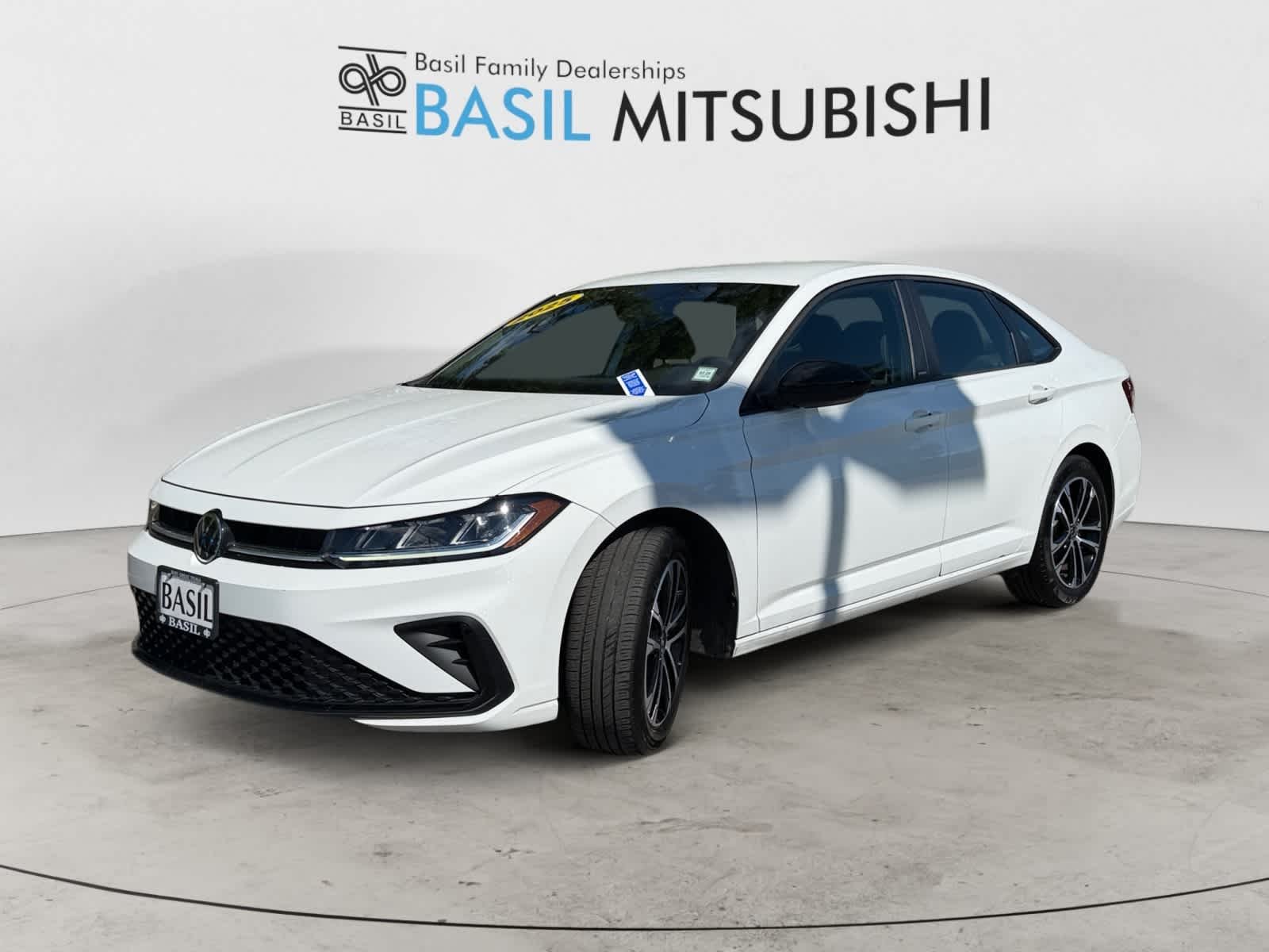 Used 2025 Pure White Volkswagen Sport image 7