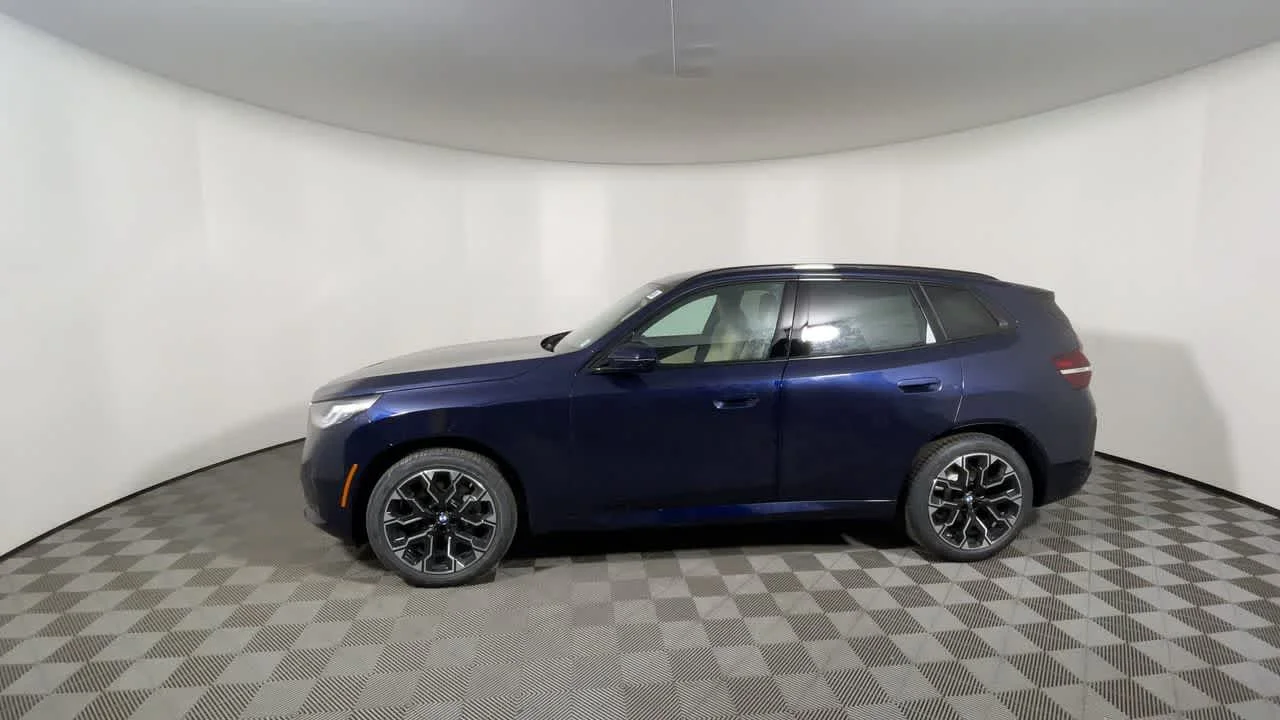 New 2025 Tanzanite Blue II Metallic BMW 30 xDrive image 5
