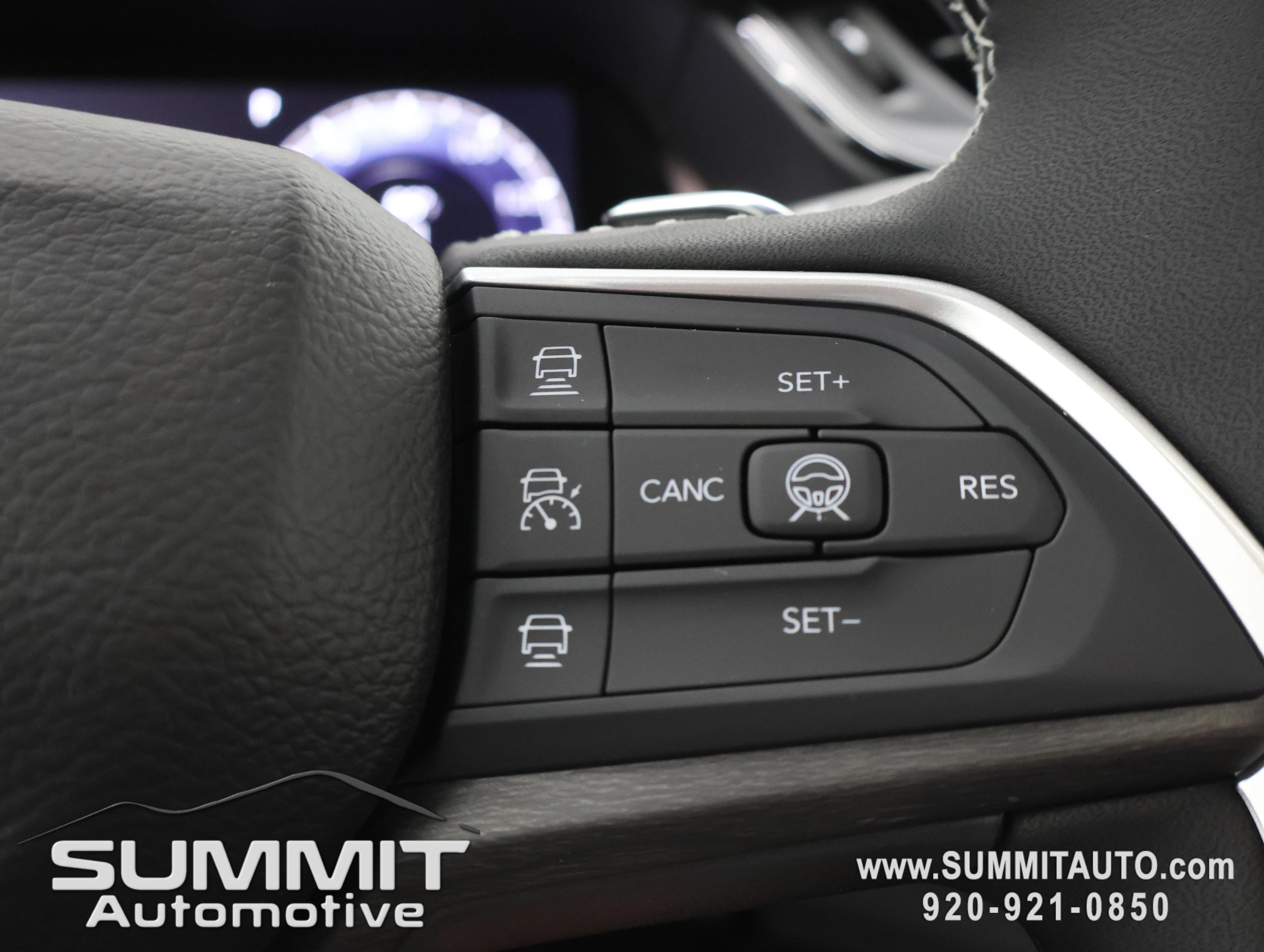 New 2026 Diamond Black Crystal Pearl-Coat Exterior Paint Jeep Limited Reserve image 16