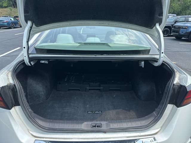 Certified Used 2023 White Nissan 2.5 SV image 22