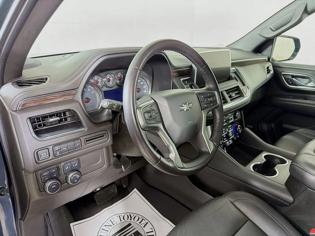 Used 2021 Gray Chevrolet Z71 image 10