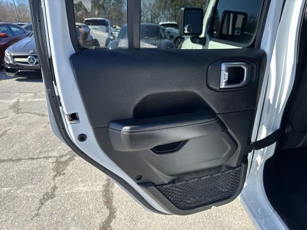 Used 2021 White Jeep Unlimited Sahara image 20