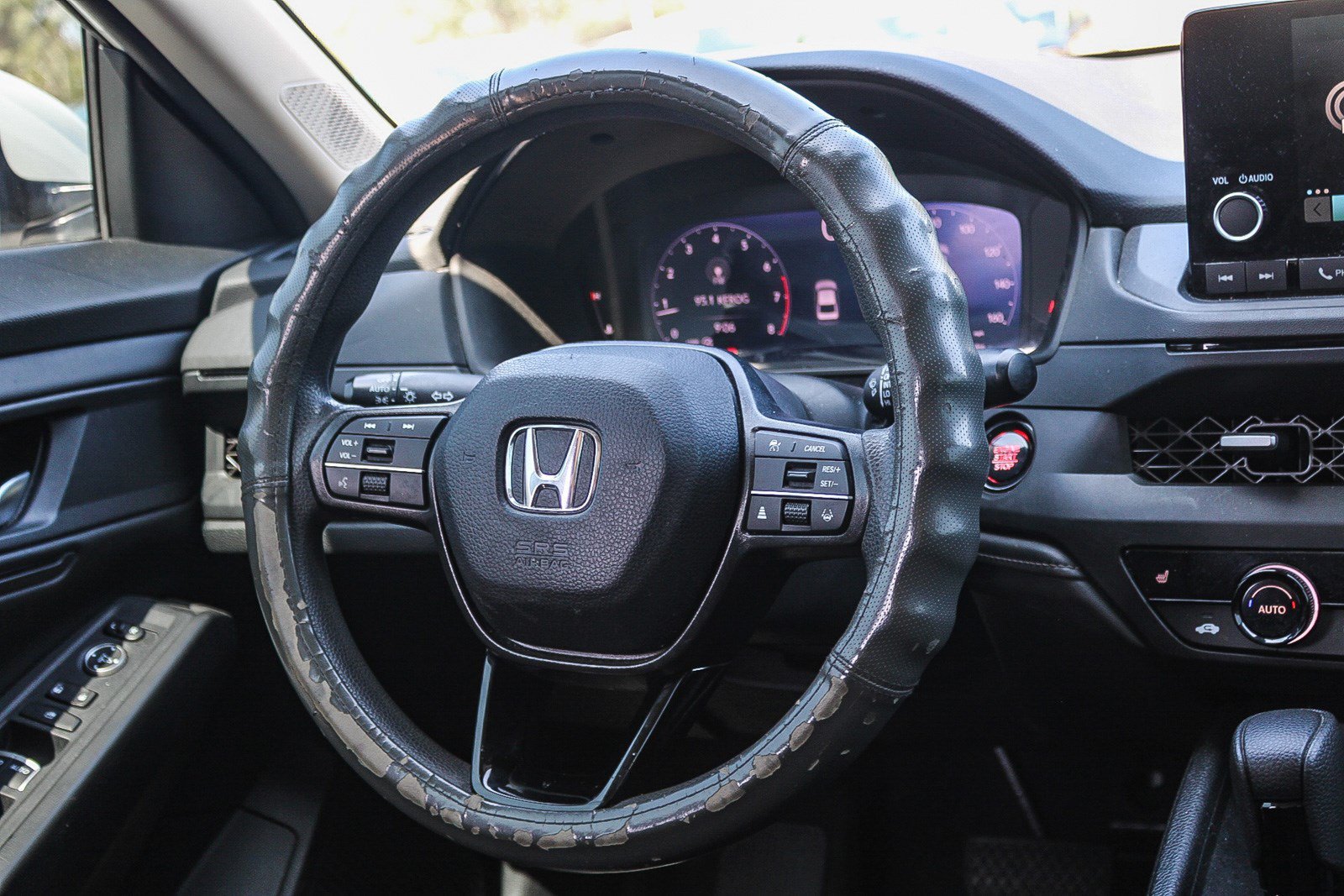 Certified Used 2024 Platinum White Pearl Honda EX image 15