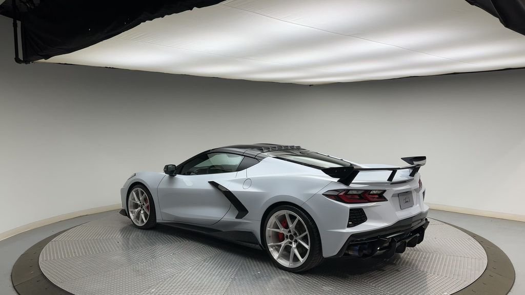 Used 2020 Ceramic White Chevrolet Stingray image 4