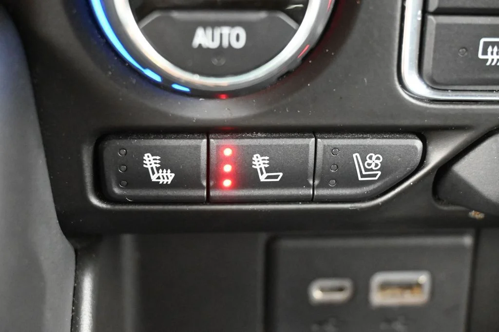 Used 2021 Black Chevrolet High Country image 31