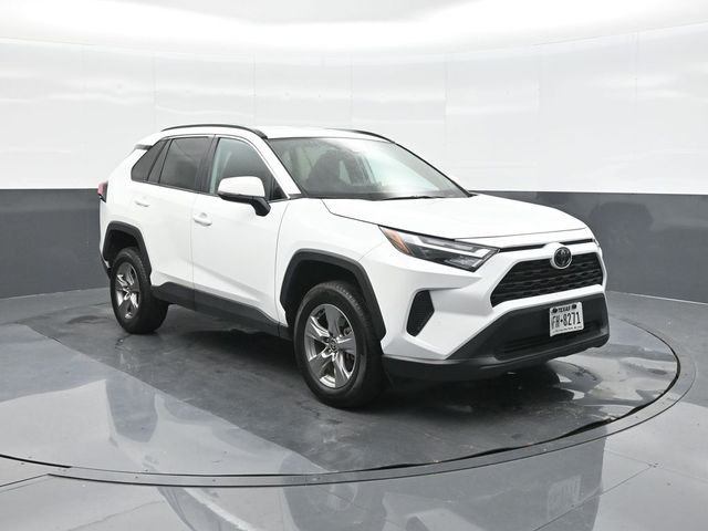 Used 2025 White Toyota XLE image 22