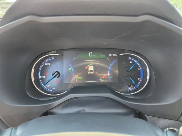 2025 Toyota RAV4 XLE - Photo 33