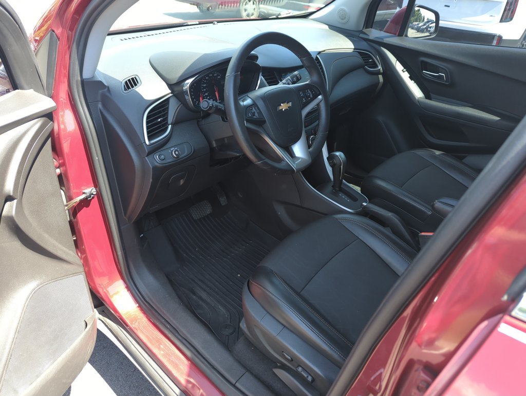 Used 2018 Red Chevrolet LT image 11