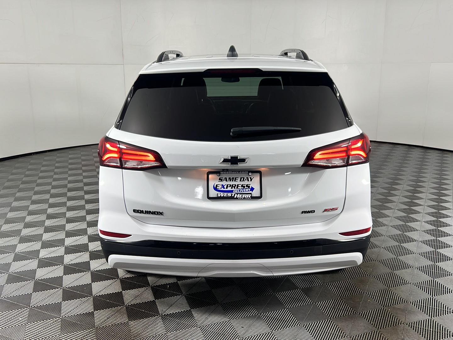 Used 2024 Summit White Chevrolet RS image 5