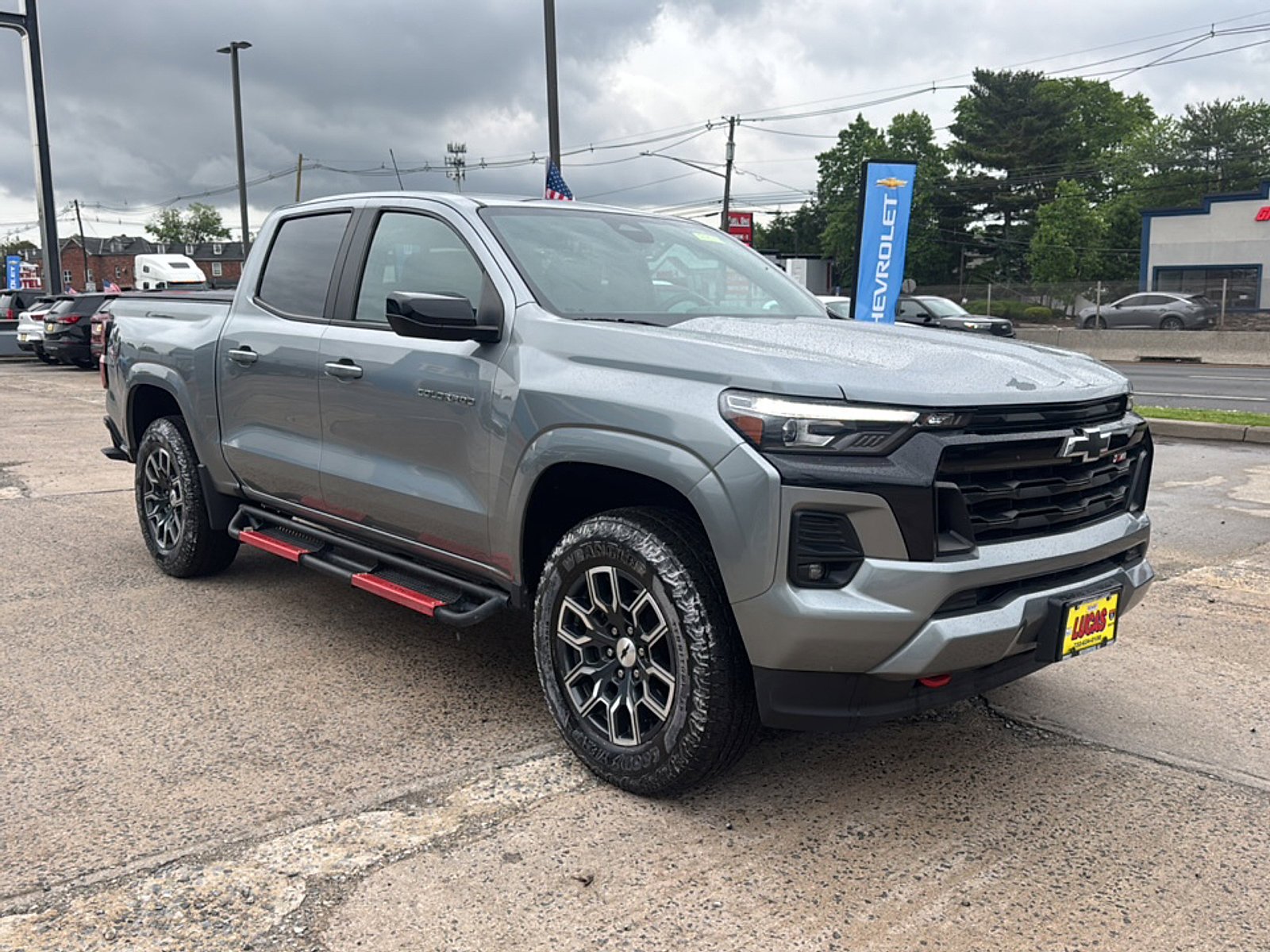 View vehicle photo 4
