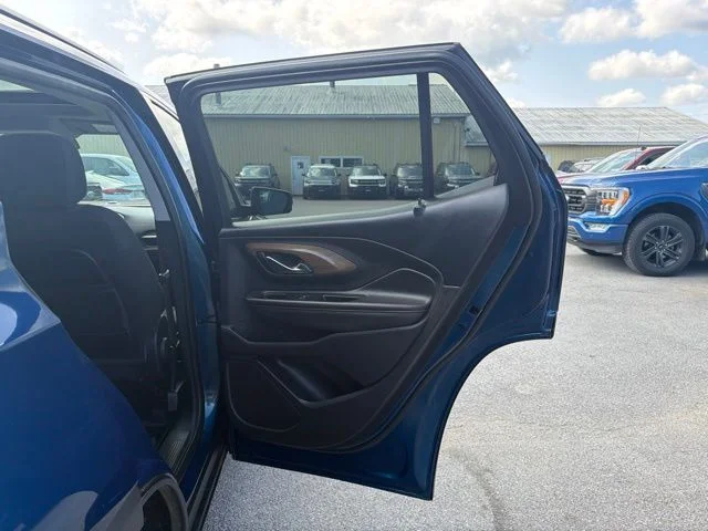 Used 2019 Blue GMC SLE image 38