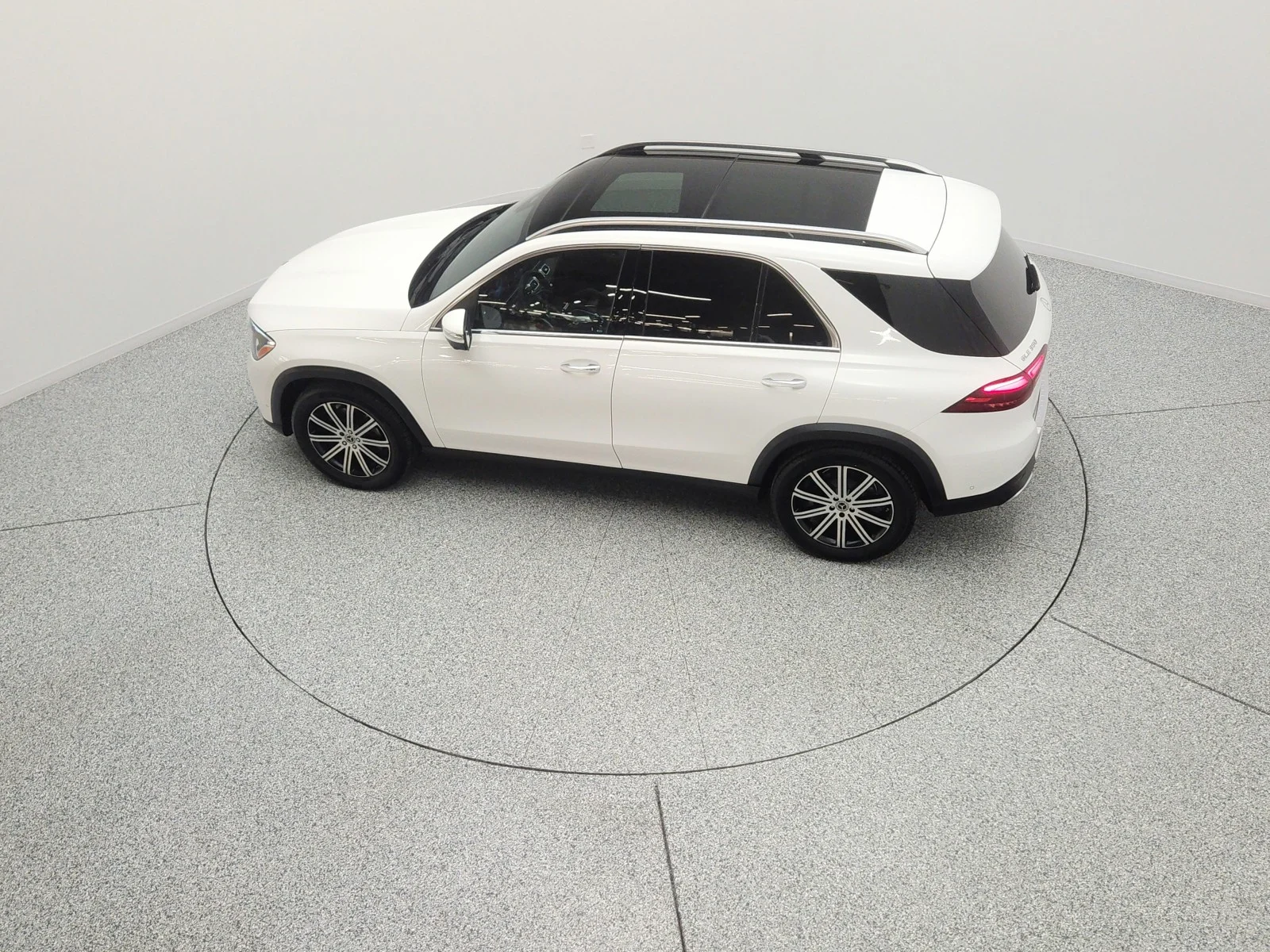 Certified Used 2024 Polar White Mercedes-Benz GLE 350 4MATIC® SUV image 16