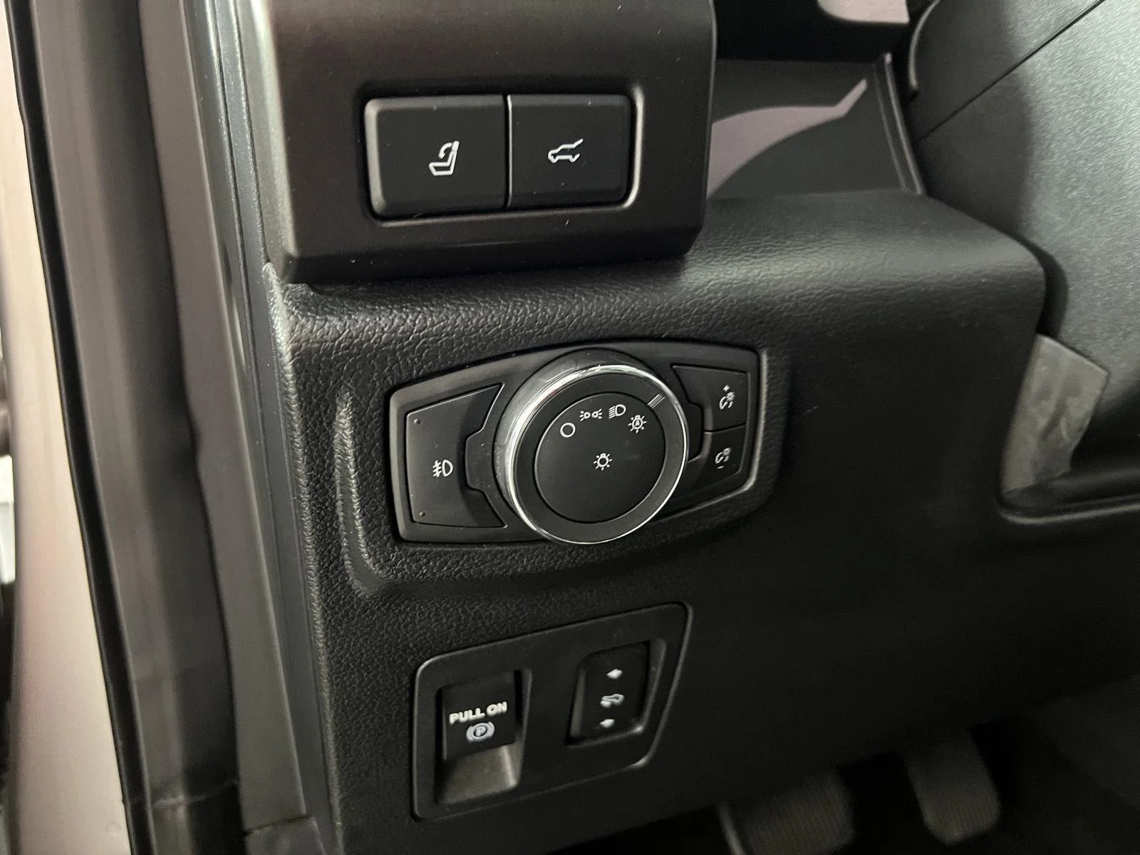 Used 2019 Ingot Silver Ford Limited image 21
