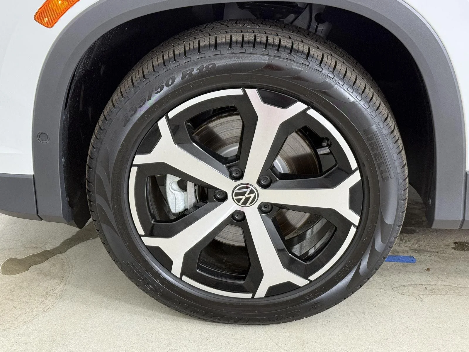 New 2026 Pure White Volkswagen SE image 11