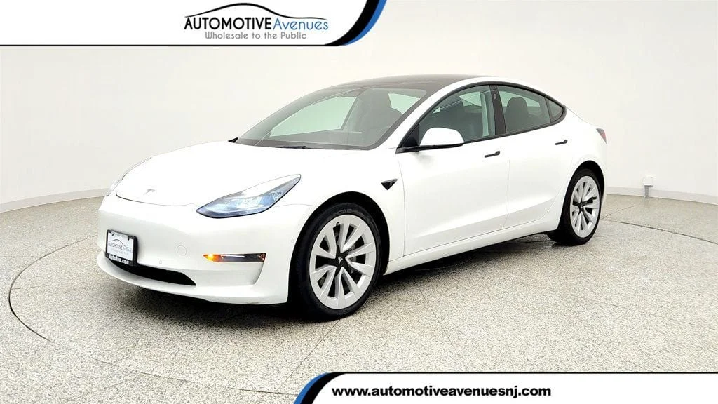 2022 Tesla Model 3 Long Range Dual Motor All-Wheel Drive's photo