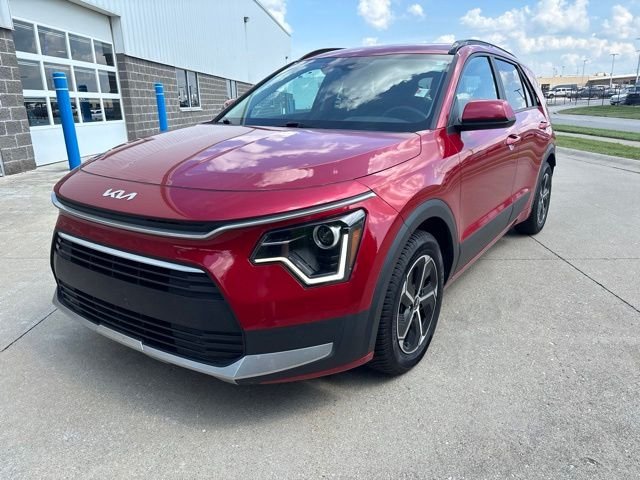 Used 2024 Red Kia LX image 2