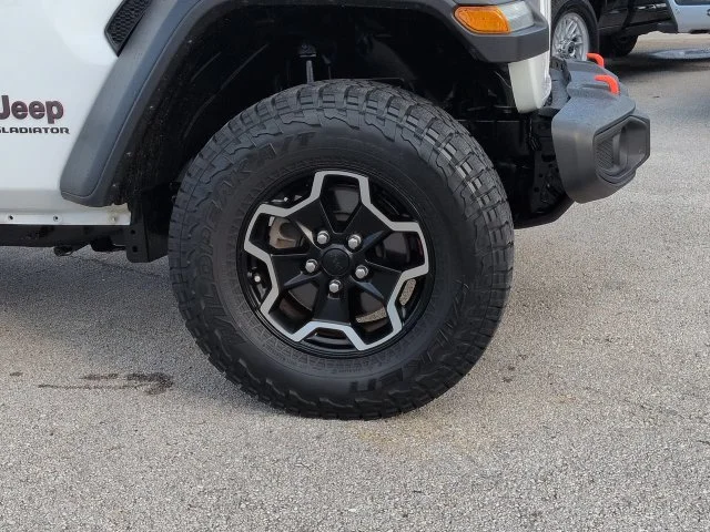 Used 2022 White Jeep Rubicon image 11
