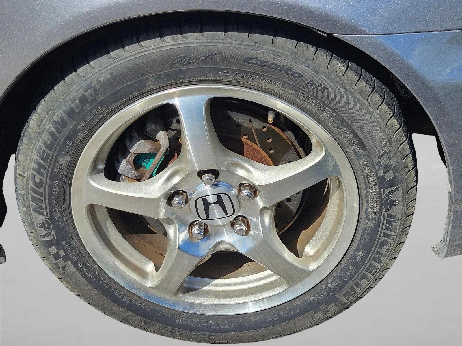 Used 2004 Silver/Gray Honda  image 5