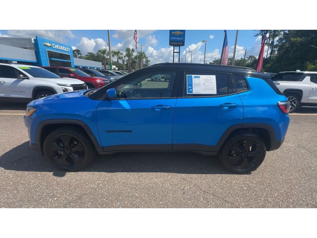 Used 2021  Jeep Altitude image 5