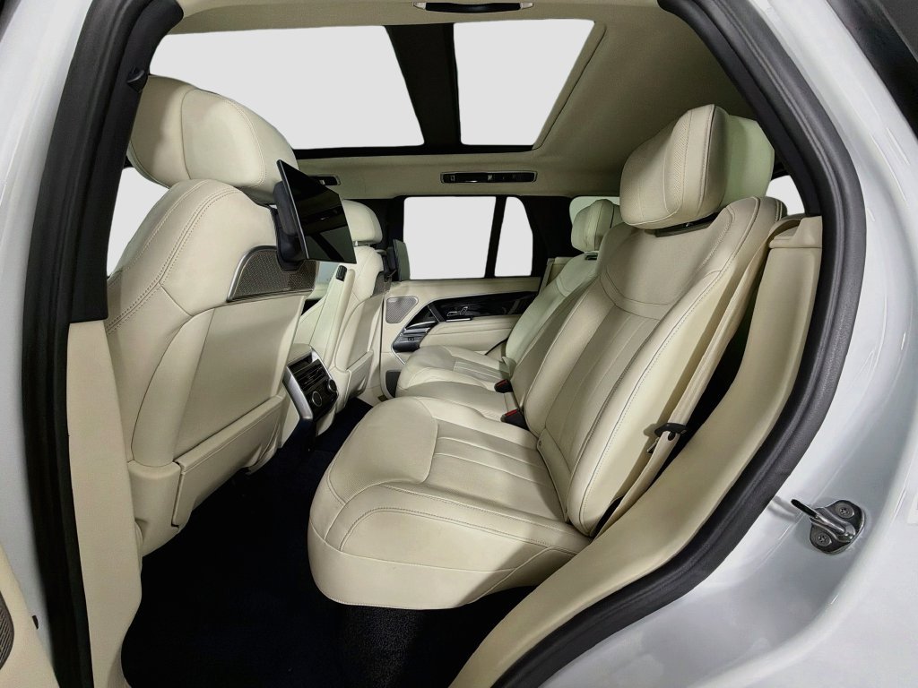 Certified Used 2024 White Land Rover Autobiography image 26