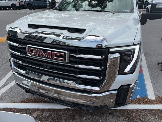2024 GMC Sierra 4WD Crew Cab Standard Box SLT's photo
