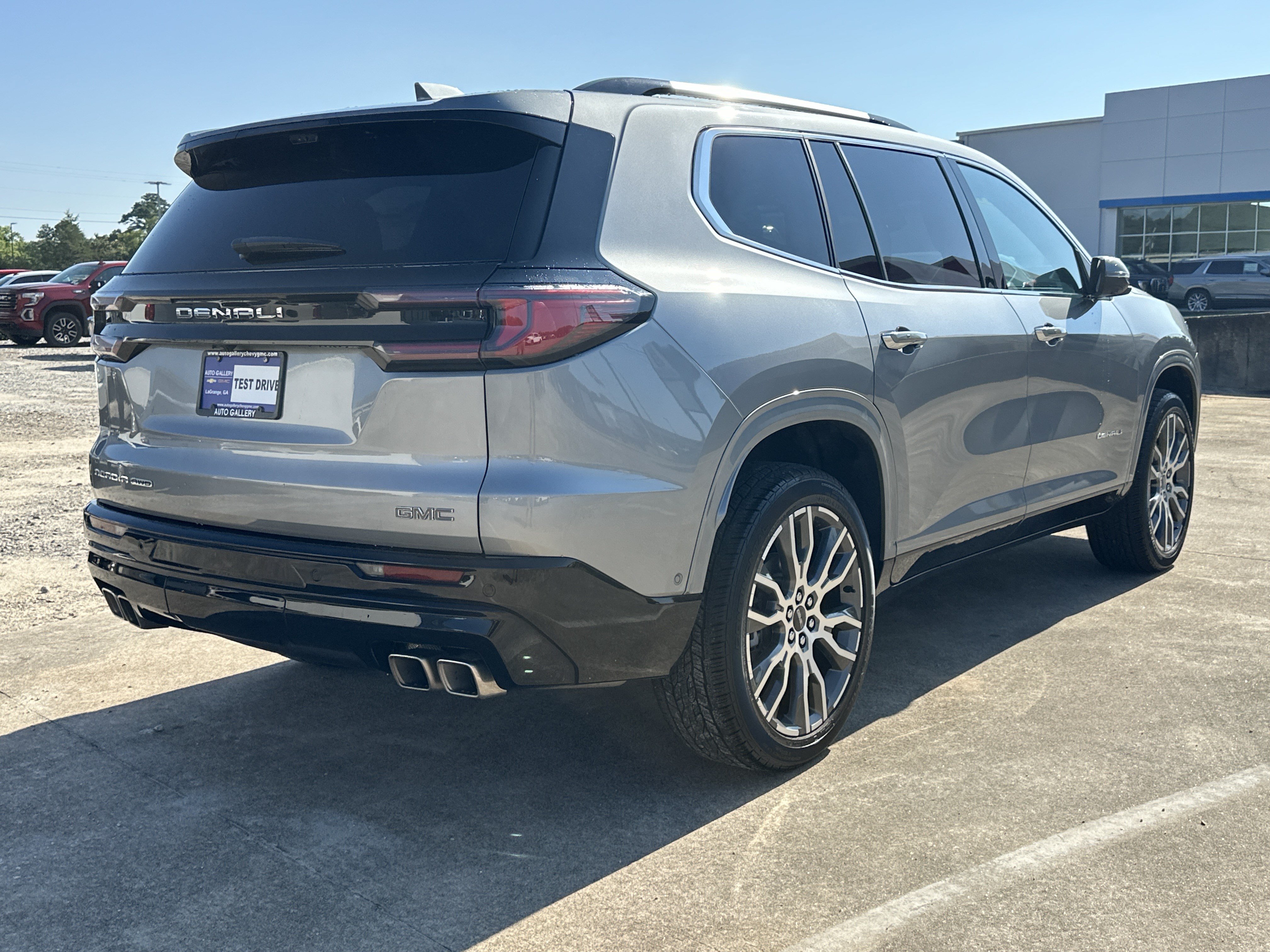 2026 GMC Acadia Denali Ultimate - Photo 6