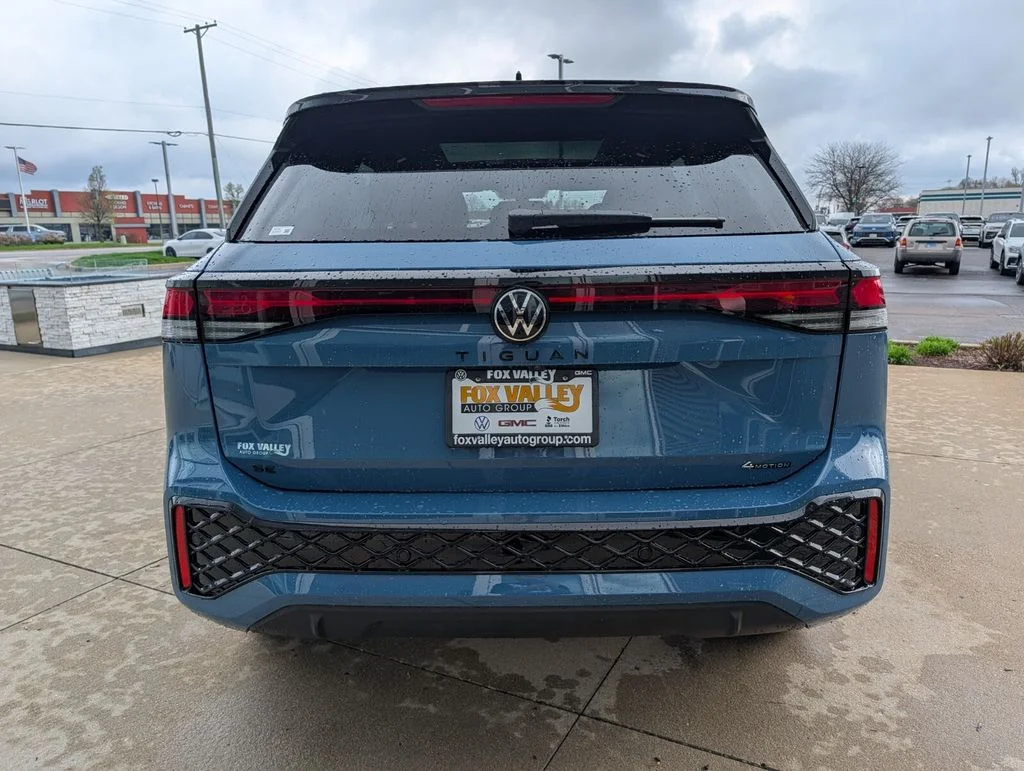 New 2026 Blue Volkswagen SE R-Line Black image 5