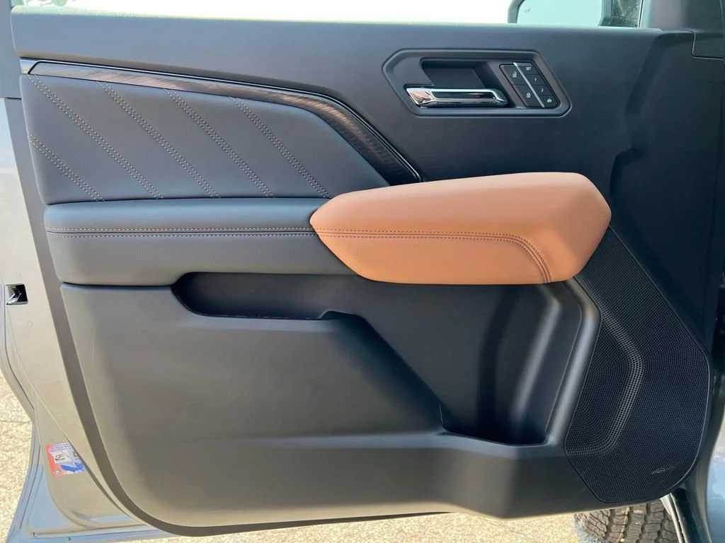 2026 GMC Canyon AT4 - Photo 11