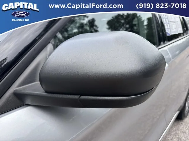 Used 2023 Silver Ford XLT image 12