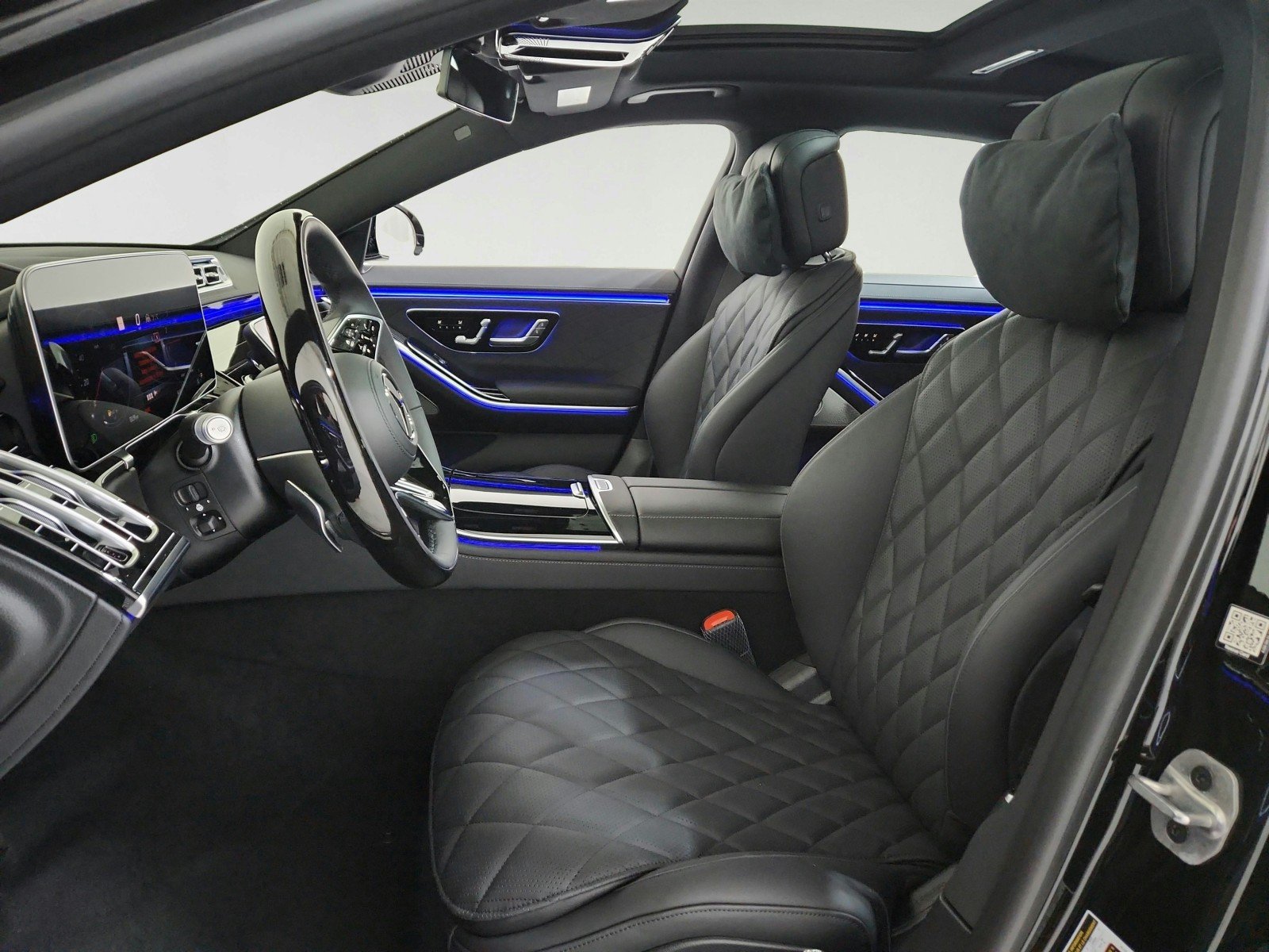 Used 2026 Obsidian Black Metallic Mercedes-Benz S 580 image 17