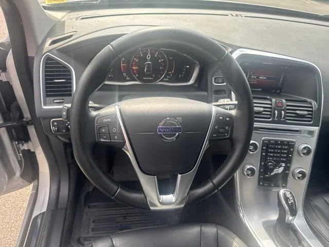 Used 2017 Bright Silver Metallic Volvo T6 Dynamic image 15