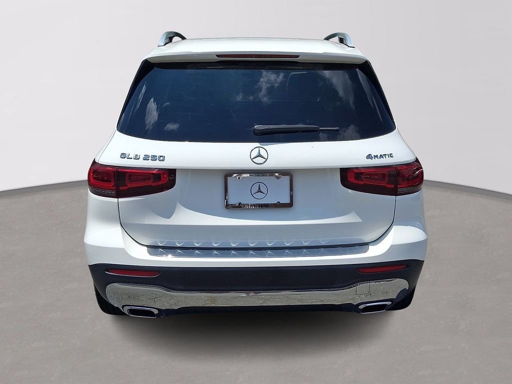 Certified Used 2022  Mercedes-Benz GLB 250 image 5