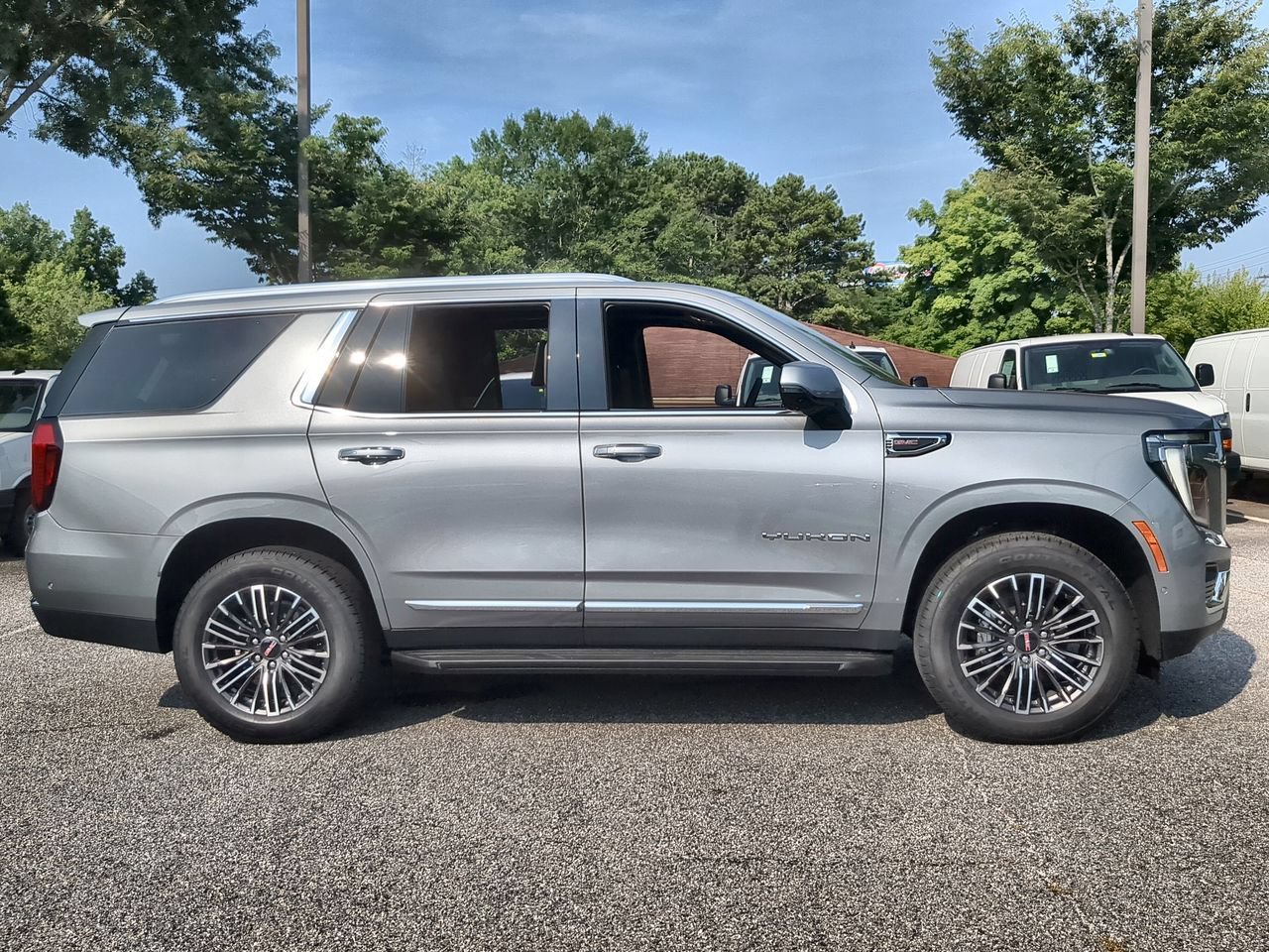 New 2026 Sterling Metallic GMC Elevation image 9