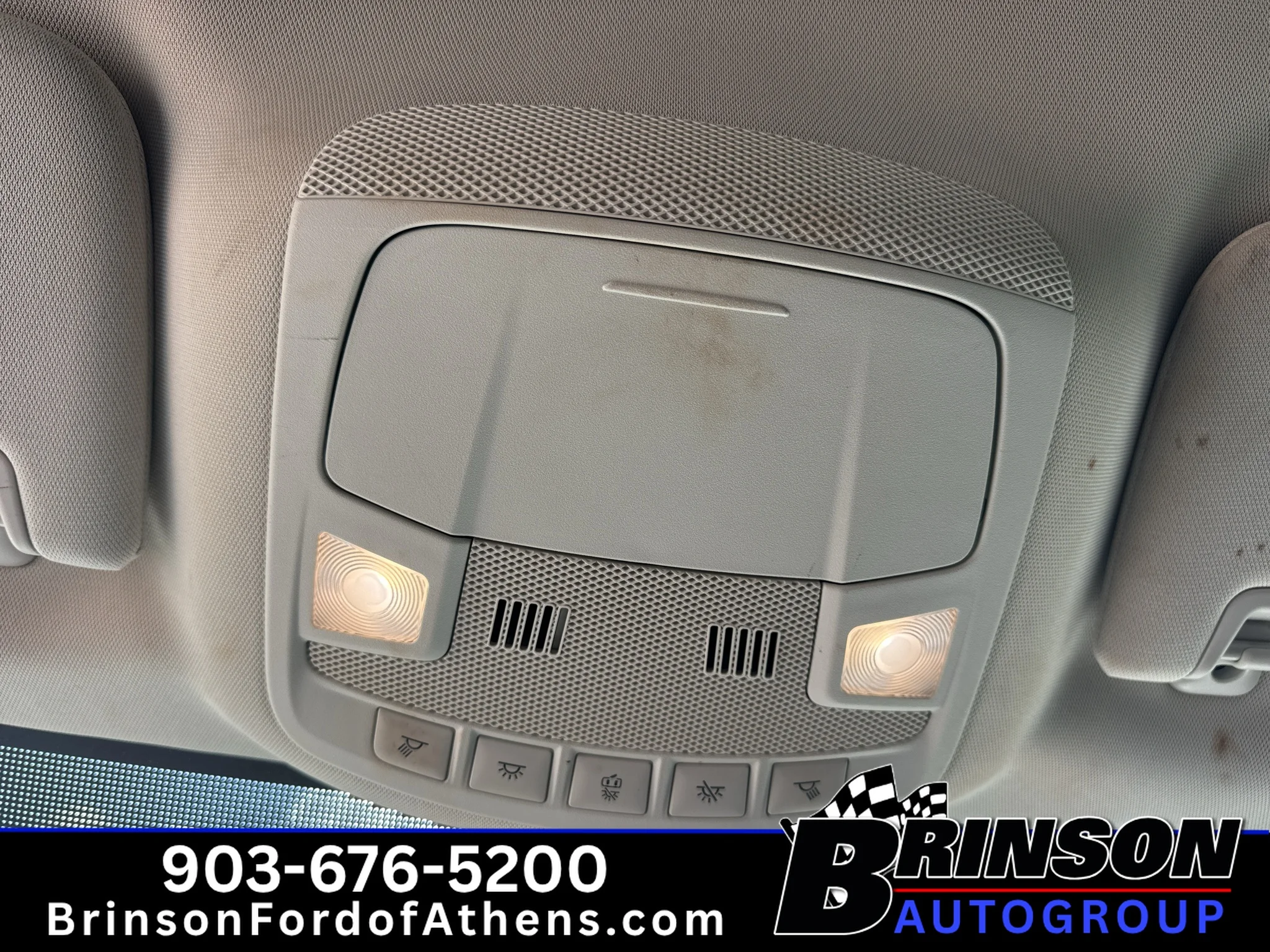 Used 2021 Oxford White Ford SE image 20