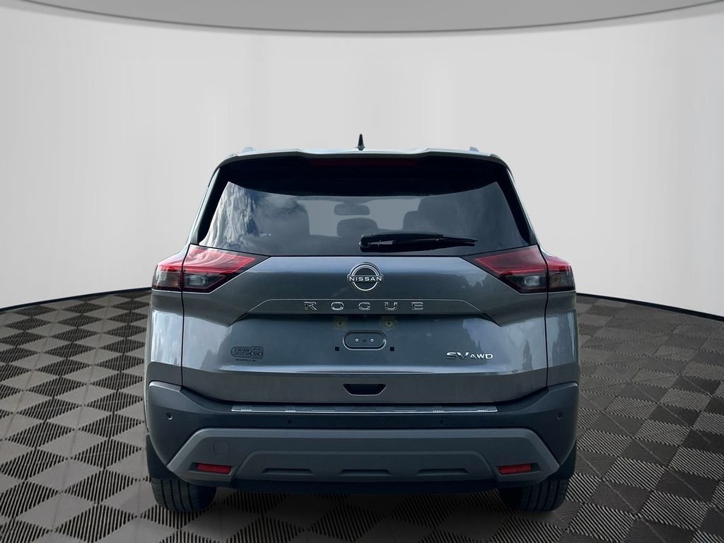 Used 2023 Gray Nissan SV image 4