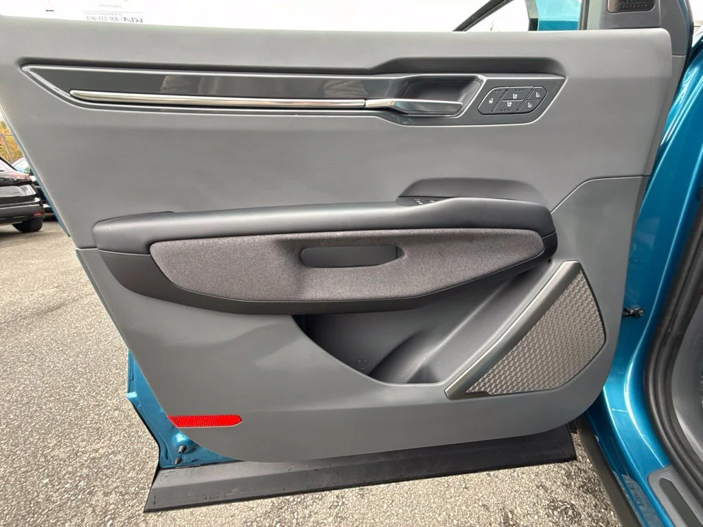 Used 2024 Ocean Blue Kia Land image 14